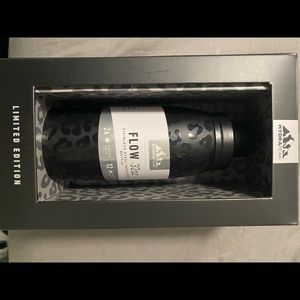 NEW HYDRAPEAK Black Leopard print Water bottle 32oz. LIMITED EDITION